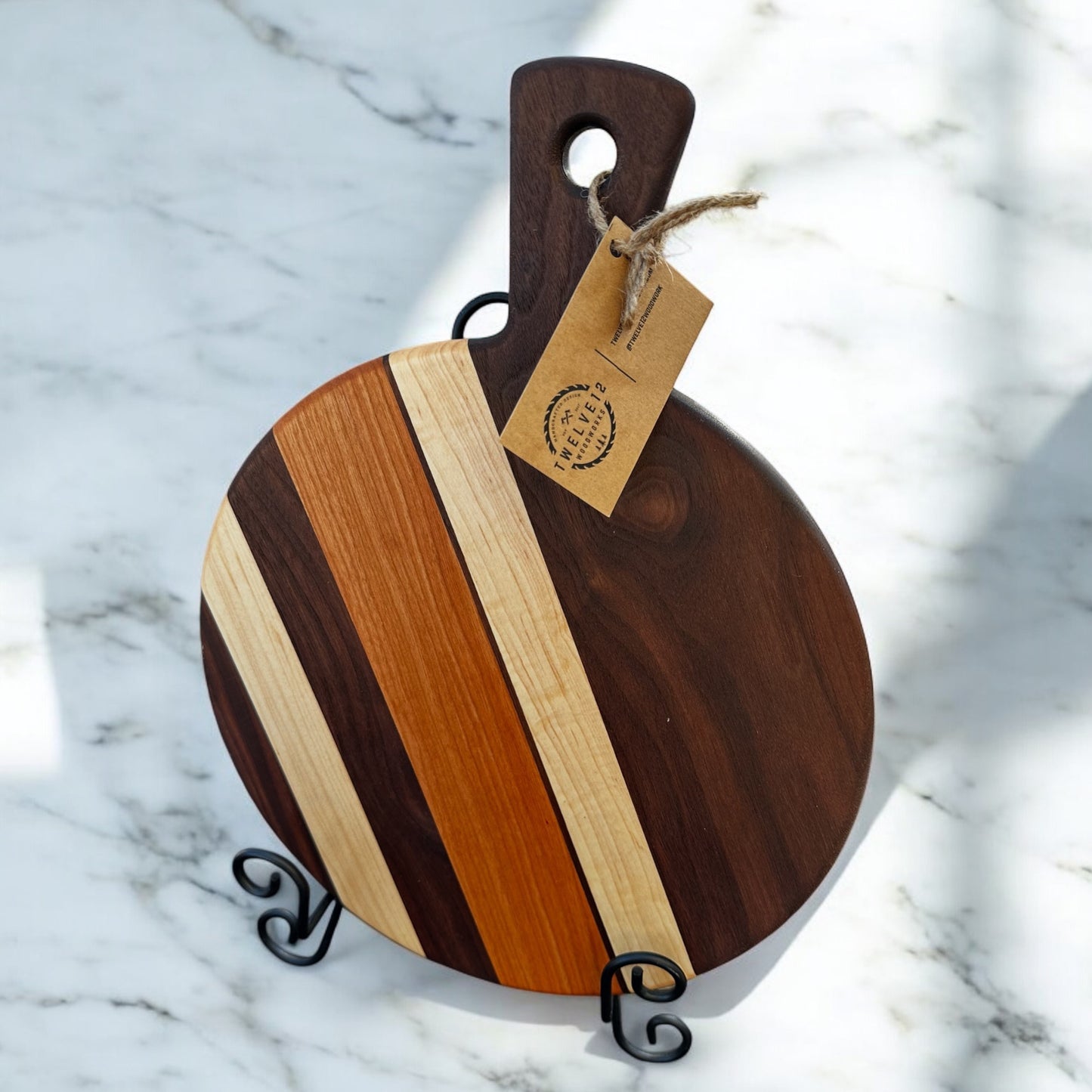 Round Breadboard - Walnut, Maple, Cherry (12” x 16”)